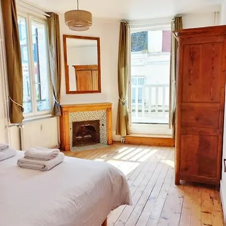 아파트 A Pied - - Parking Prive - 80m Des Falaises - Plein Centre *