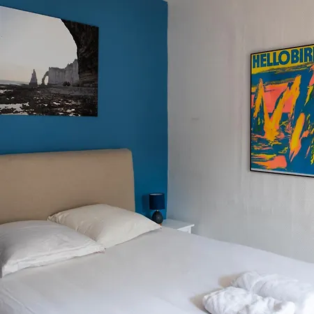 A Pied - - Parking Prive - 80m Des Falaises - Plein Centre *