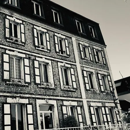 아파트 A Pied - - Parking Prive - 80m Des Falaises - Plein Centre *