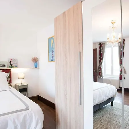 아파트 A Pied - - Parking Prive - 80m Des Falaises - Plein Centre *