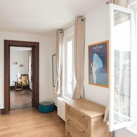아파트 A Pied - - Parking Prive - 80m Des Falaises - Plein Centre *